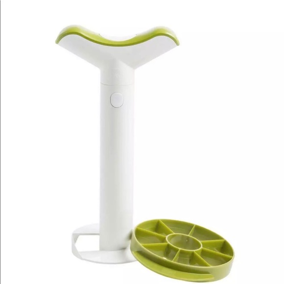 Pineapple Slicer and Wedger - Picture 2 of 8